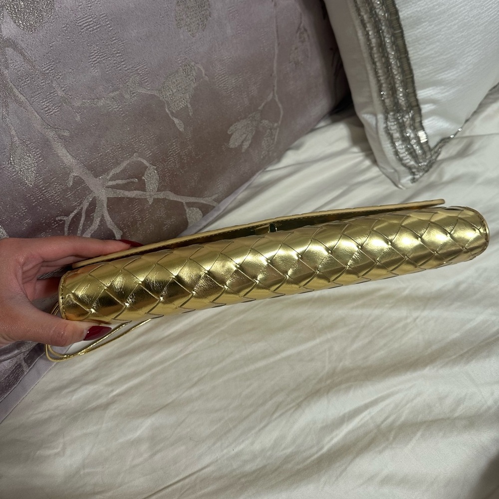 BOTTEGA VENETA Andiamo Clutch - Picture 10 of 15